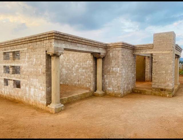 3 BEDROOM HOUSE FOR SALE IN KHUBVI